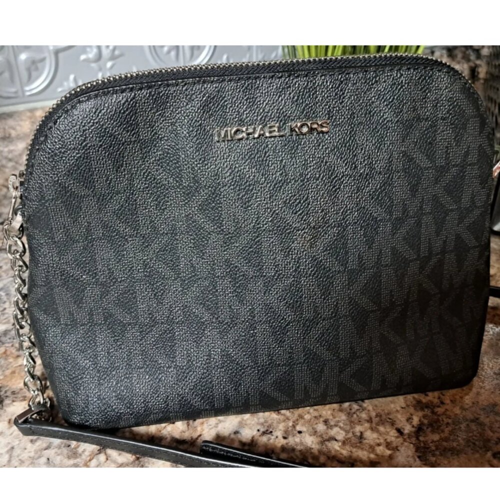 Michael Kors  Jet Set Shoulder Crossbody Bag Purse (Excellent Condition)